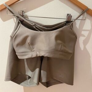ALO Yoga Beige Activewear Bra & Shorts Set